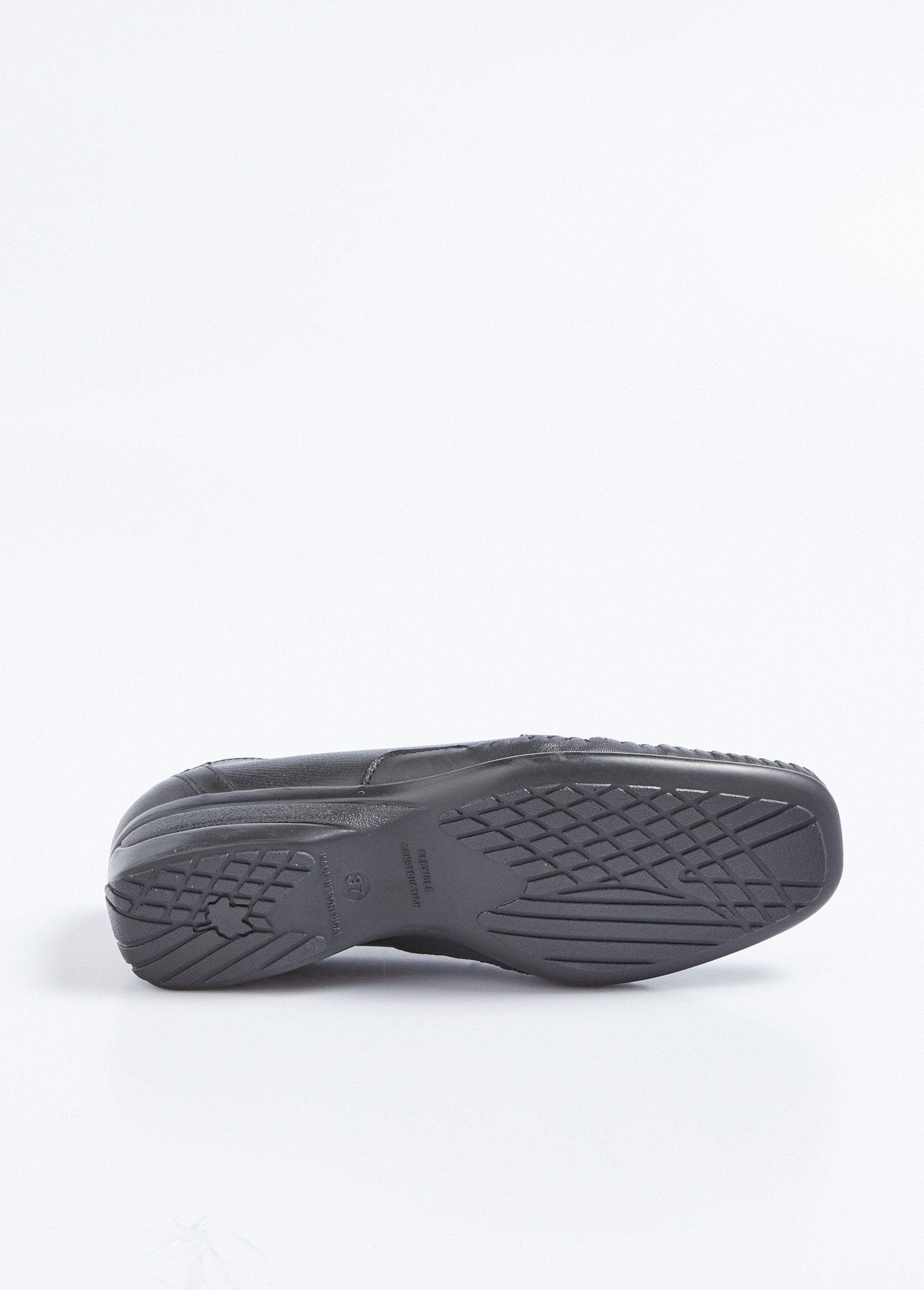 Elasticated_leather_wedge_loafers,_comfort_width_Black_UN1_slim