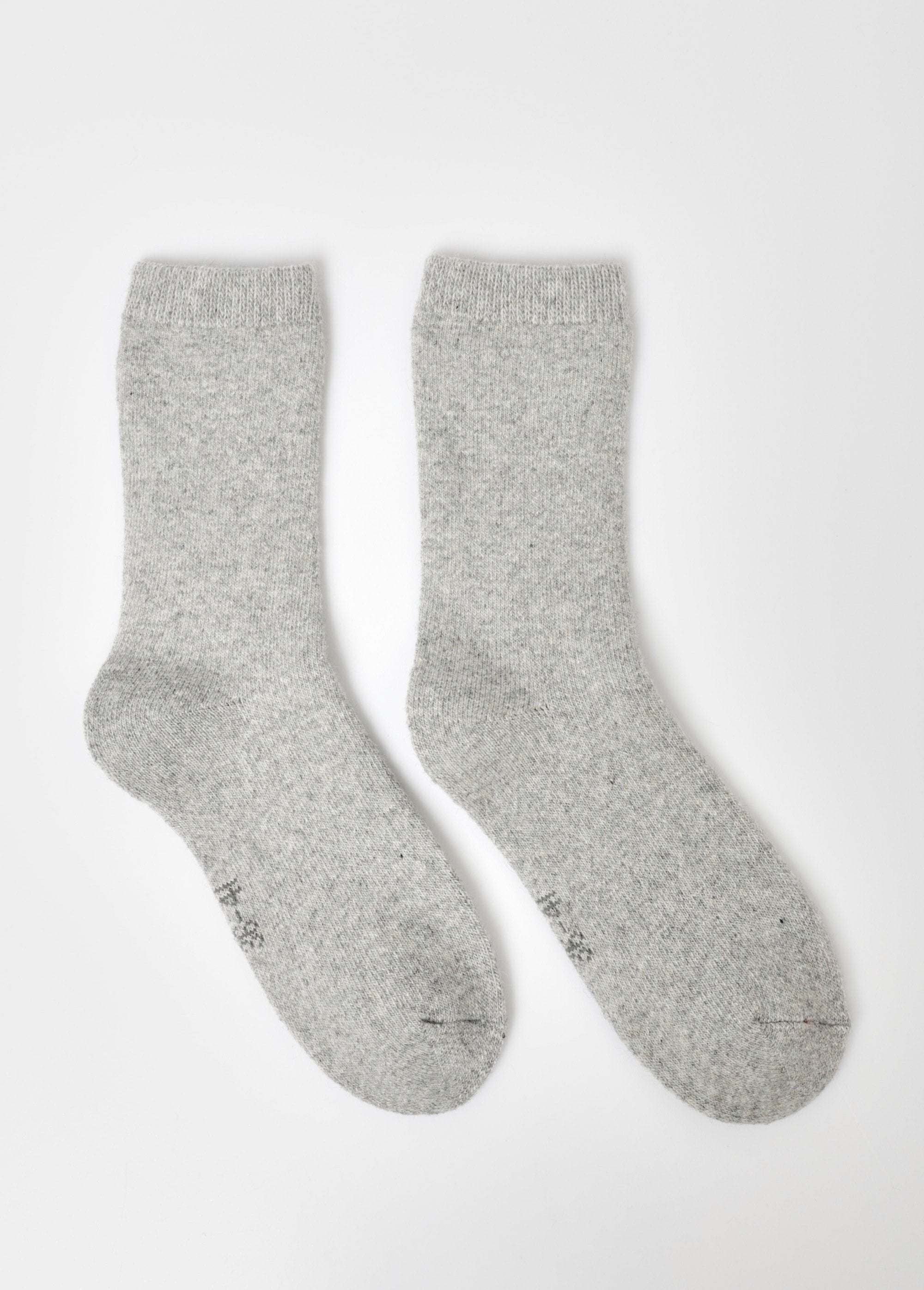 Pair_of_warm_wool_socks_Light_gray_FA1_slim
