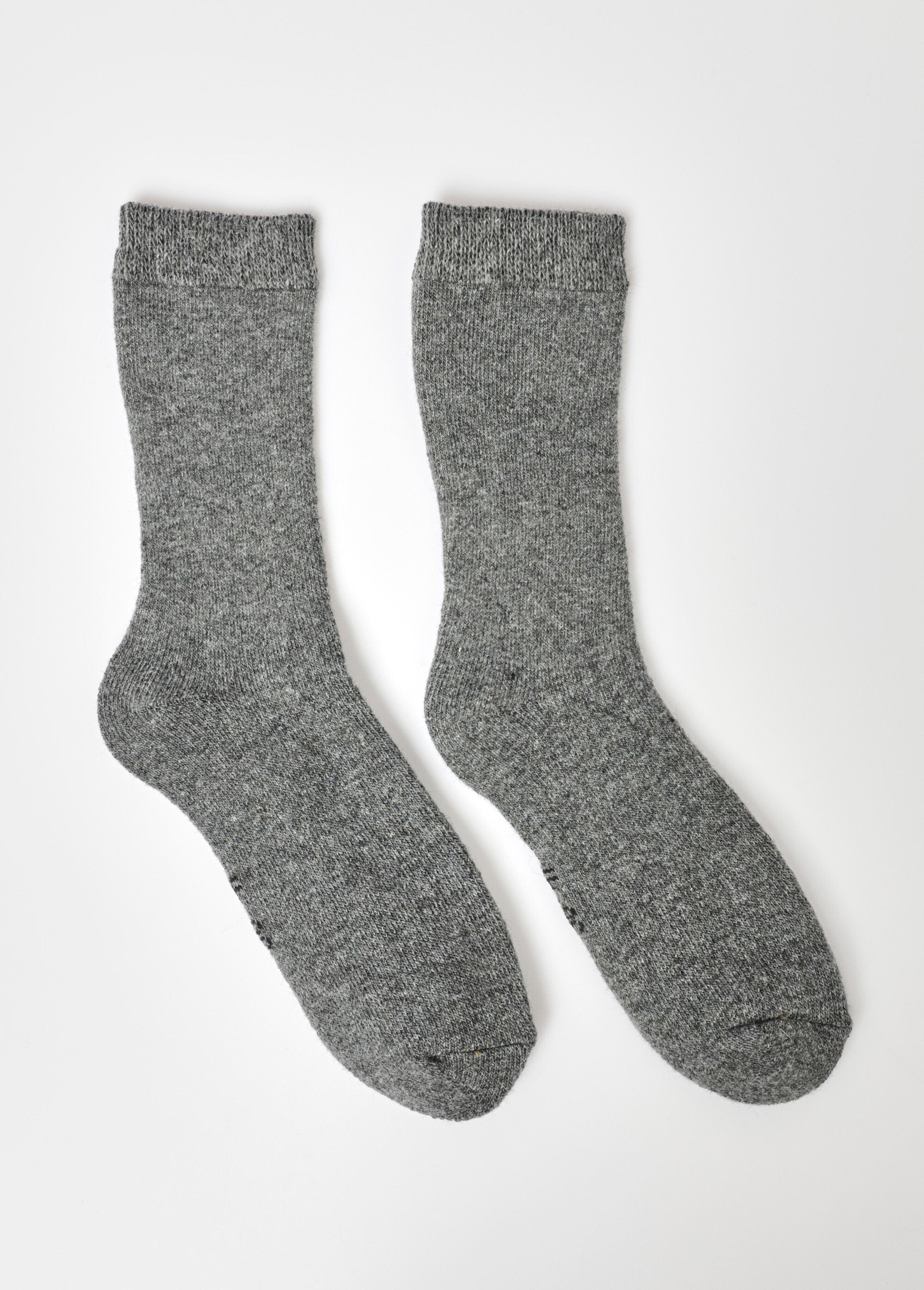 Pair_of_warm_wool_socks_Dark_gray_FA1_slim