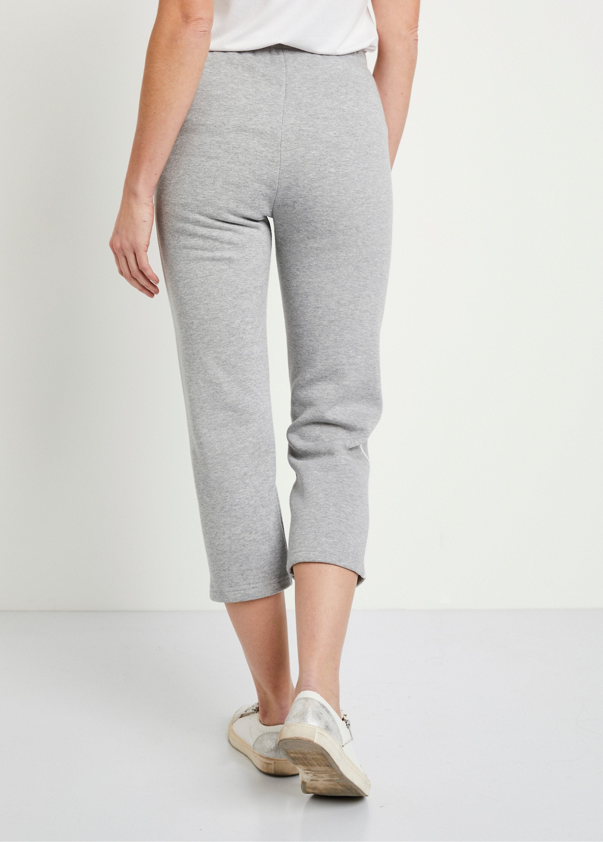 Cropped_lounge_pants_with_side_stripes_Heather_gray_DO1_slim