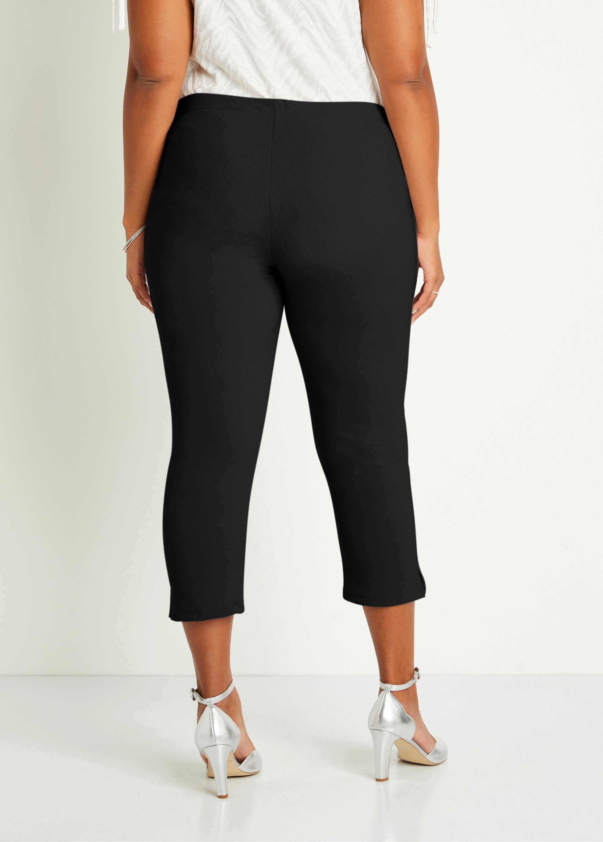 Ribbed_elasticated_waist_cropped_pants_Black_DO1_curvy