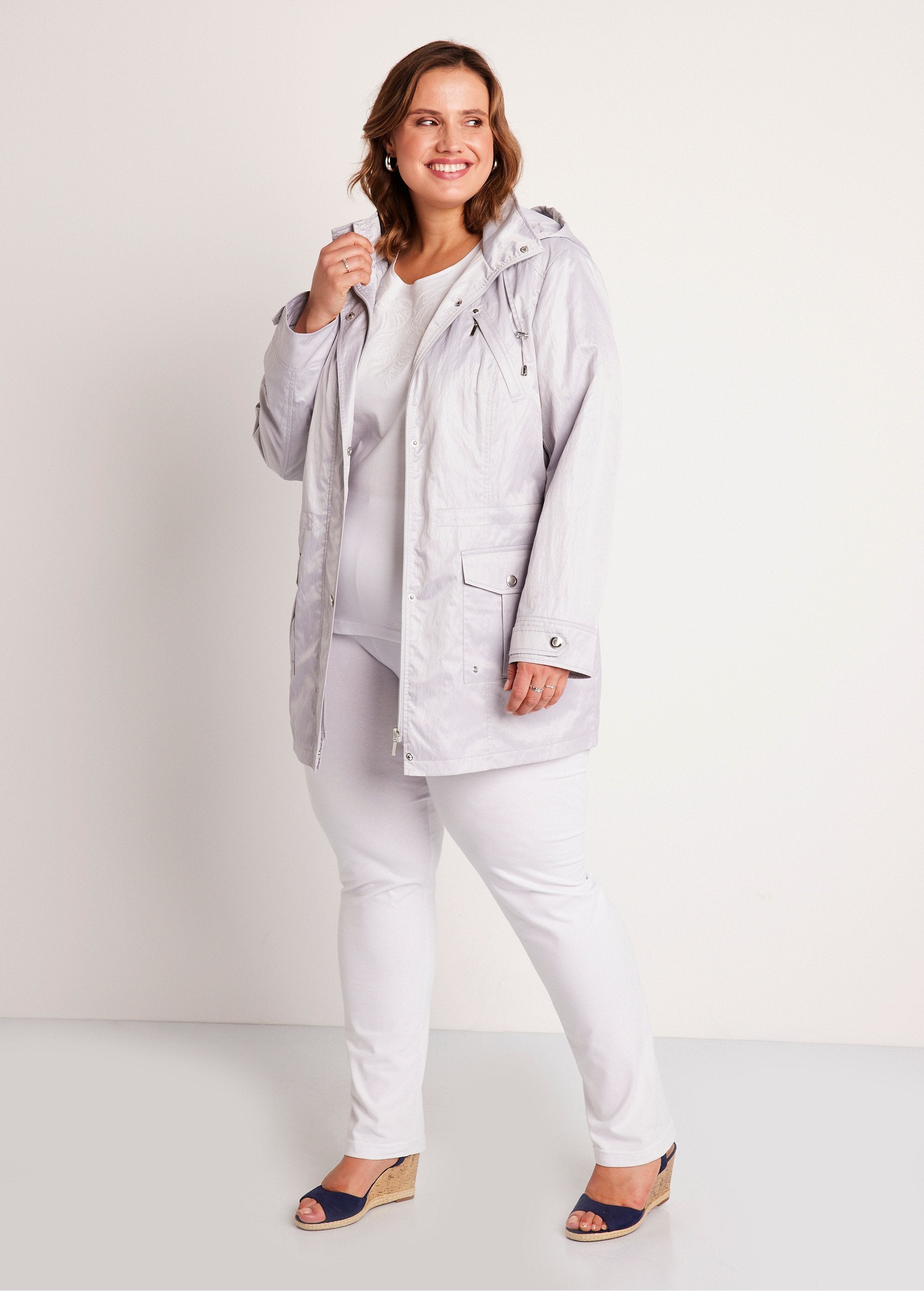 Zippered_and_press-studded_parka_Silver_grey_SF1_curvy