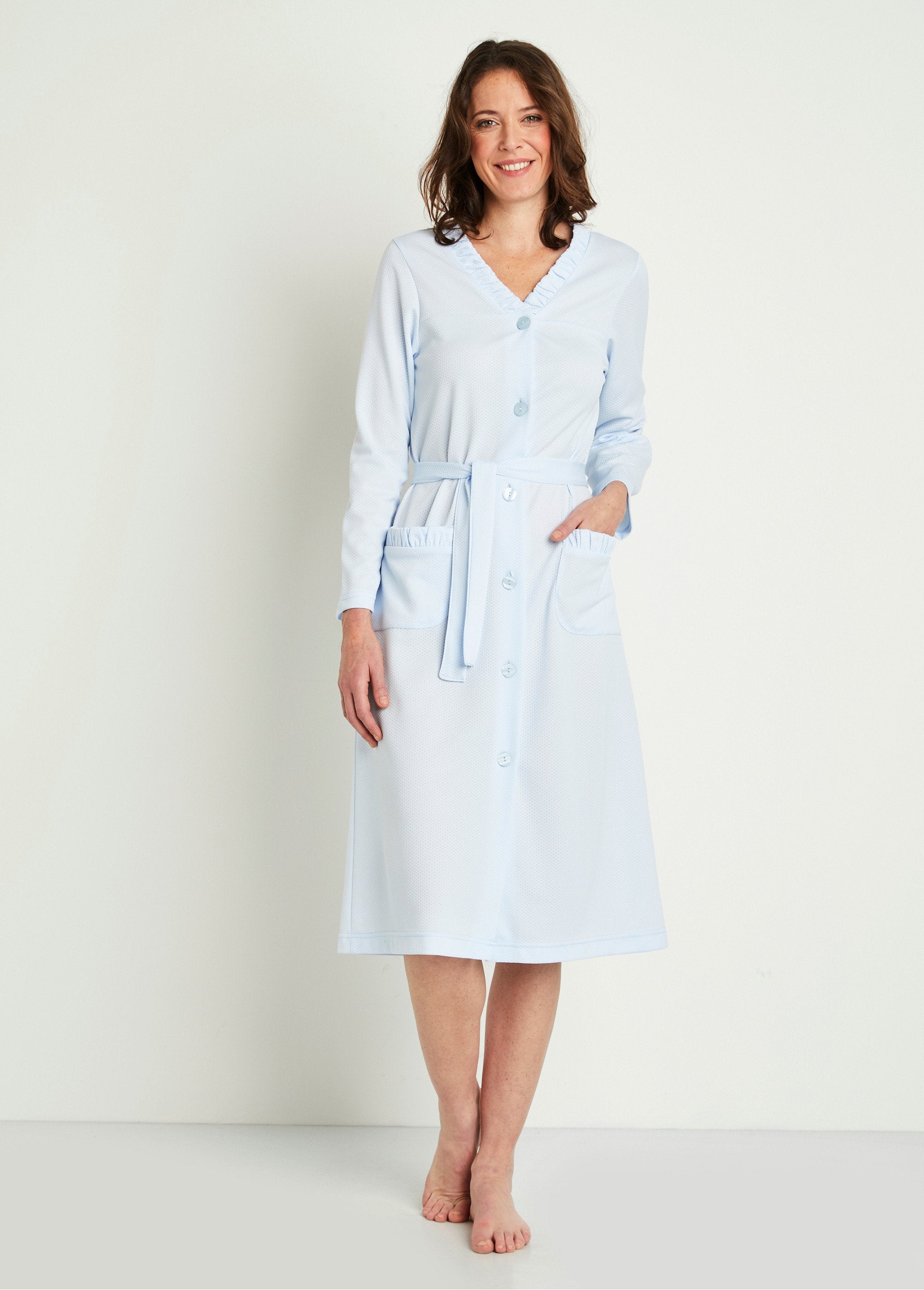 Long_buttoned_waffle_bathrobe_Sky_blue_FA1_slim