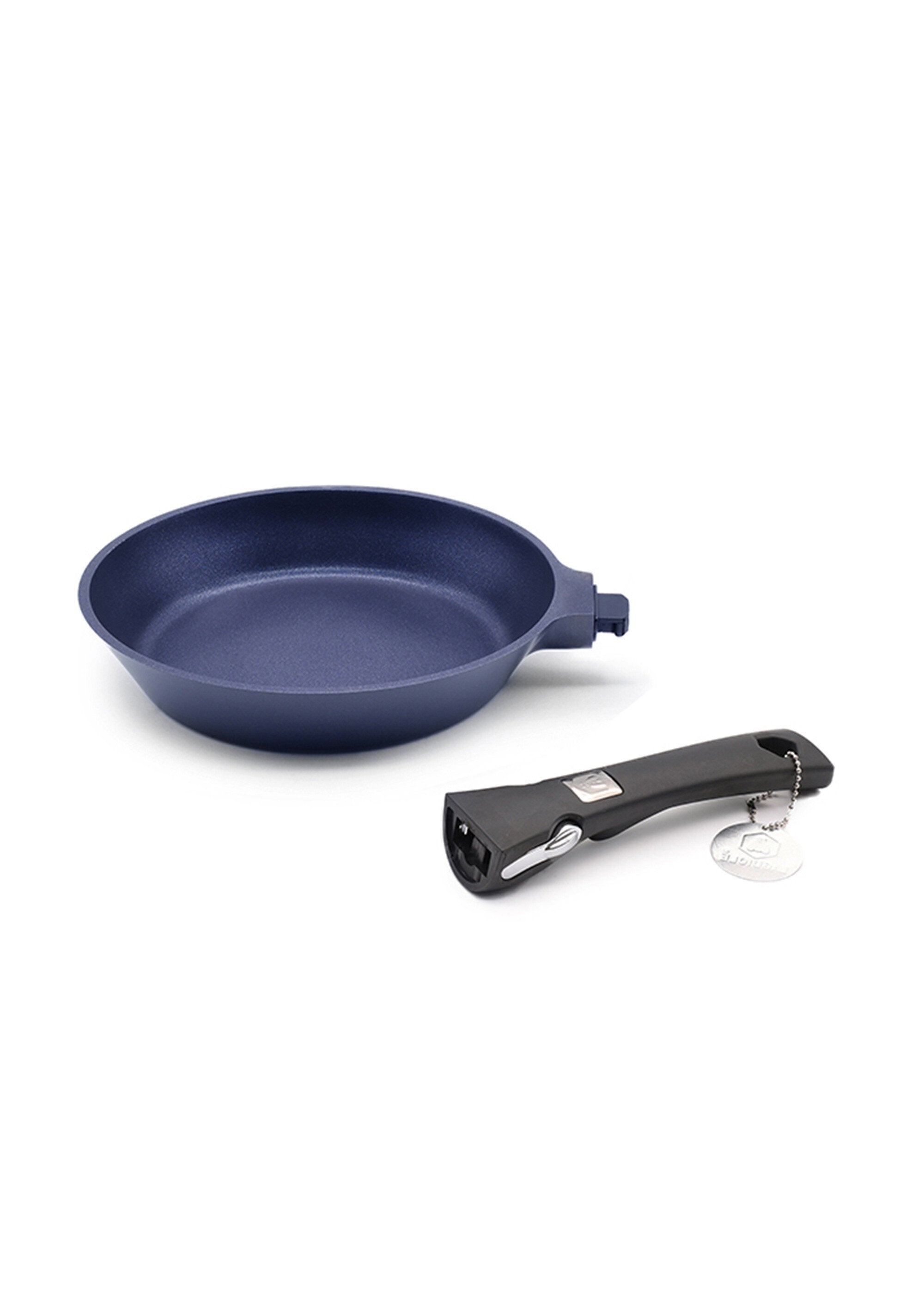 Black_frying_pan_with_removable_handle_24_cm_-_"Blue_Diamond"_Blue_FA2_slim