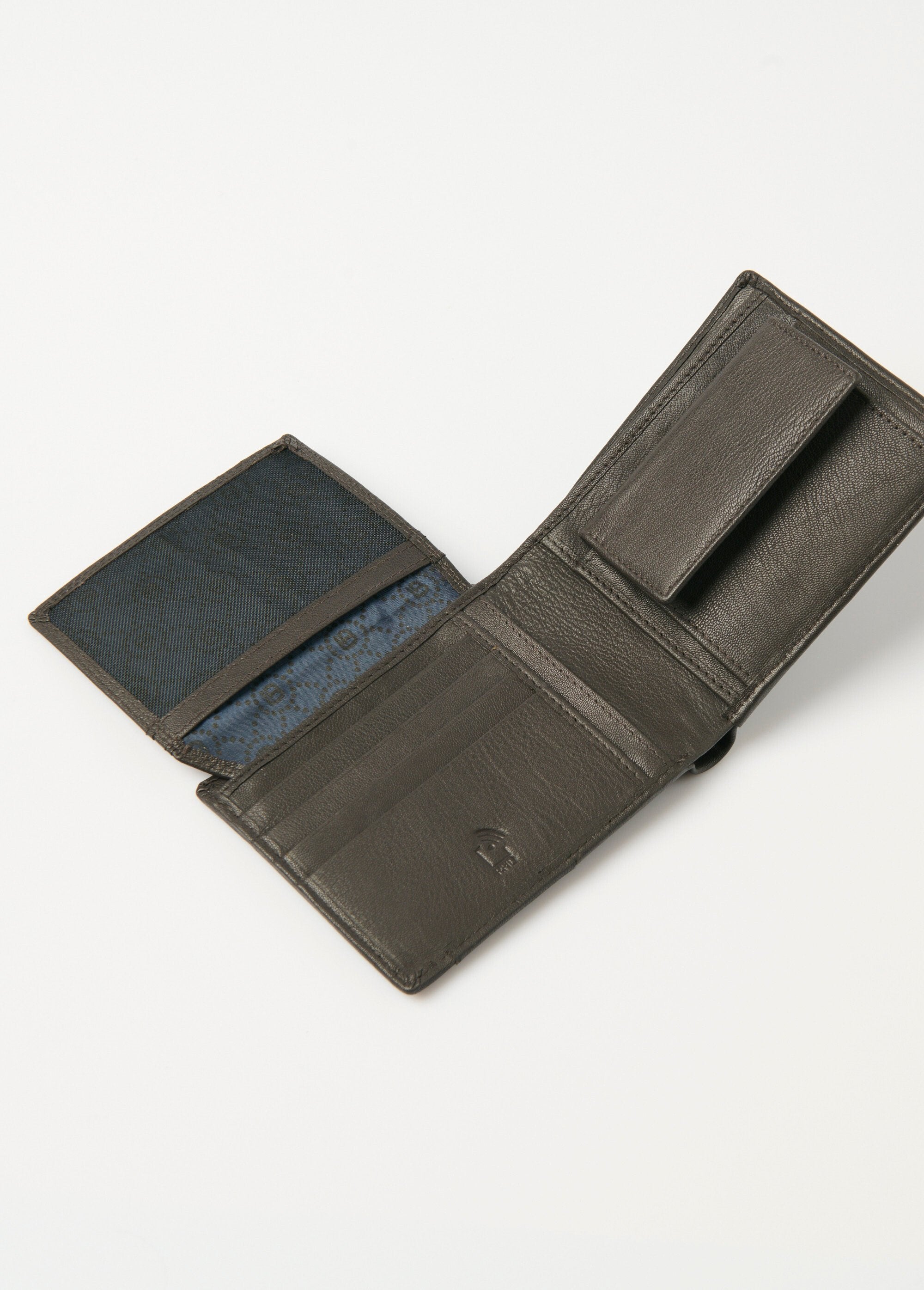 RFID_blocking_leather_wallet_Brown_DE2_slim