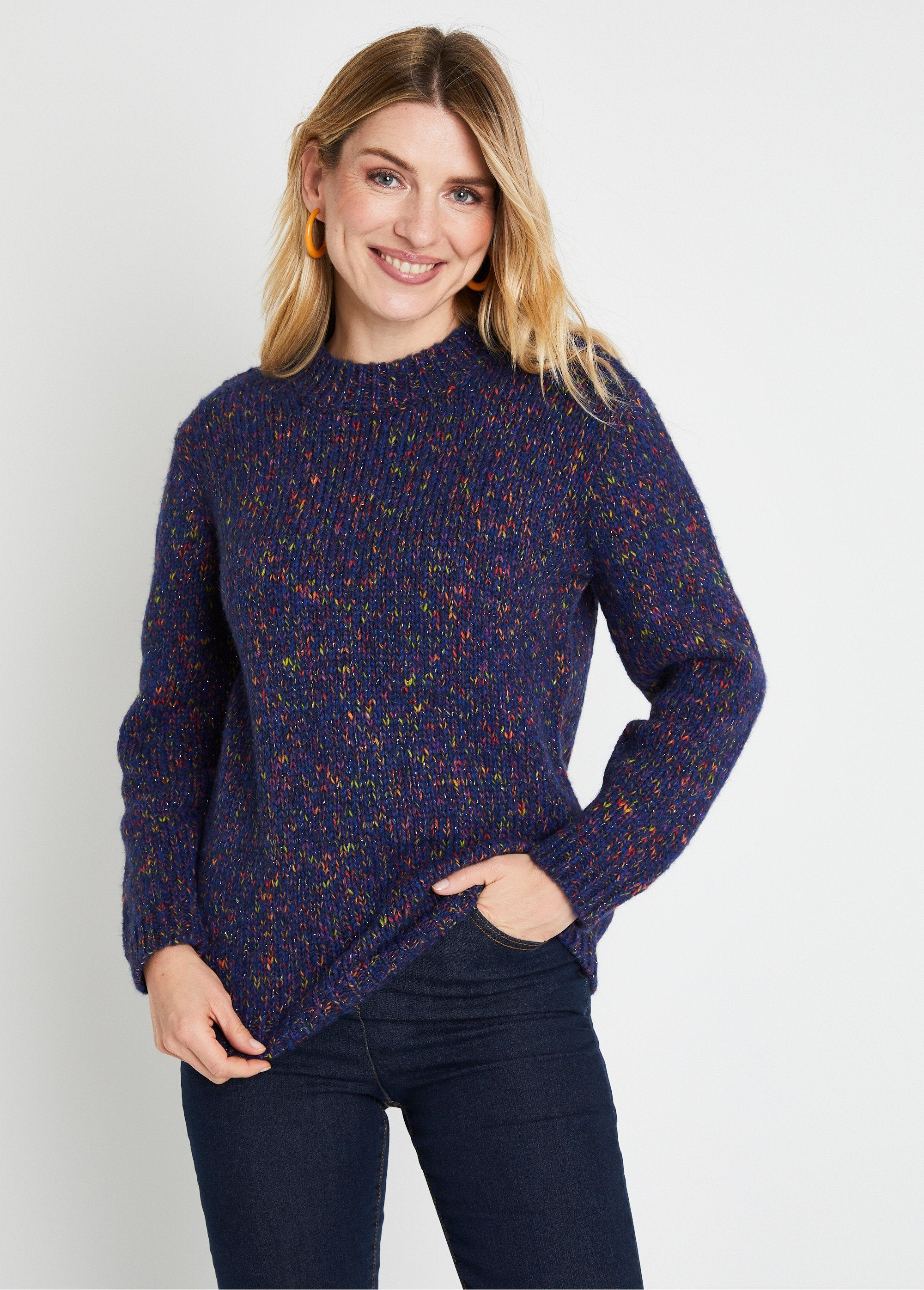 Warm_round-neck_sweater_in_wool_and_mohair_Navy_and_fuchsia_FA1_slim