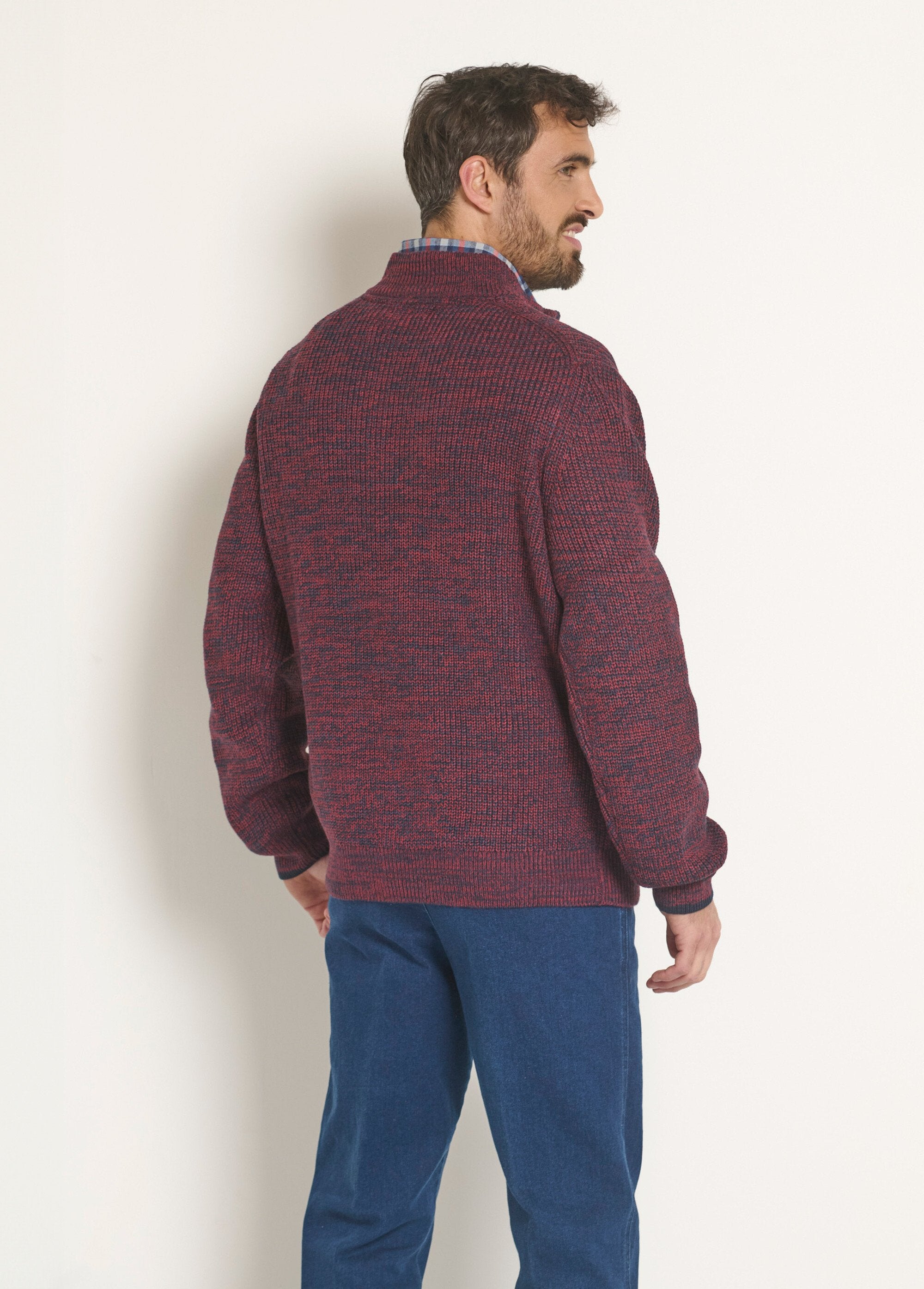 Warm_woollen_sweater_with_trucker_collar_Bordeaux_DO1_slim