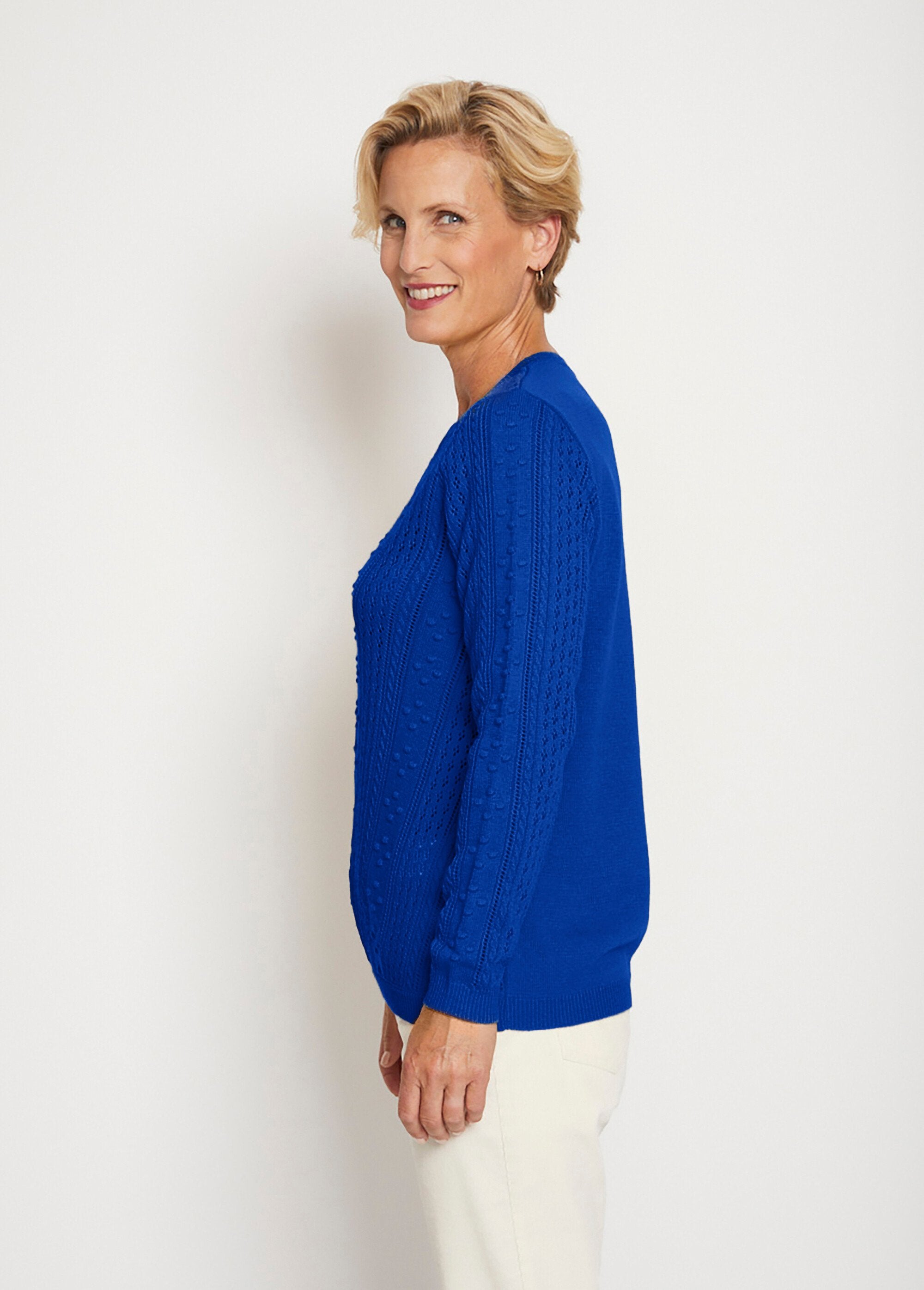 Round_neck_openwork_knit_sweater_and_balls_Blue_DR1_slim