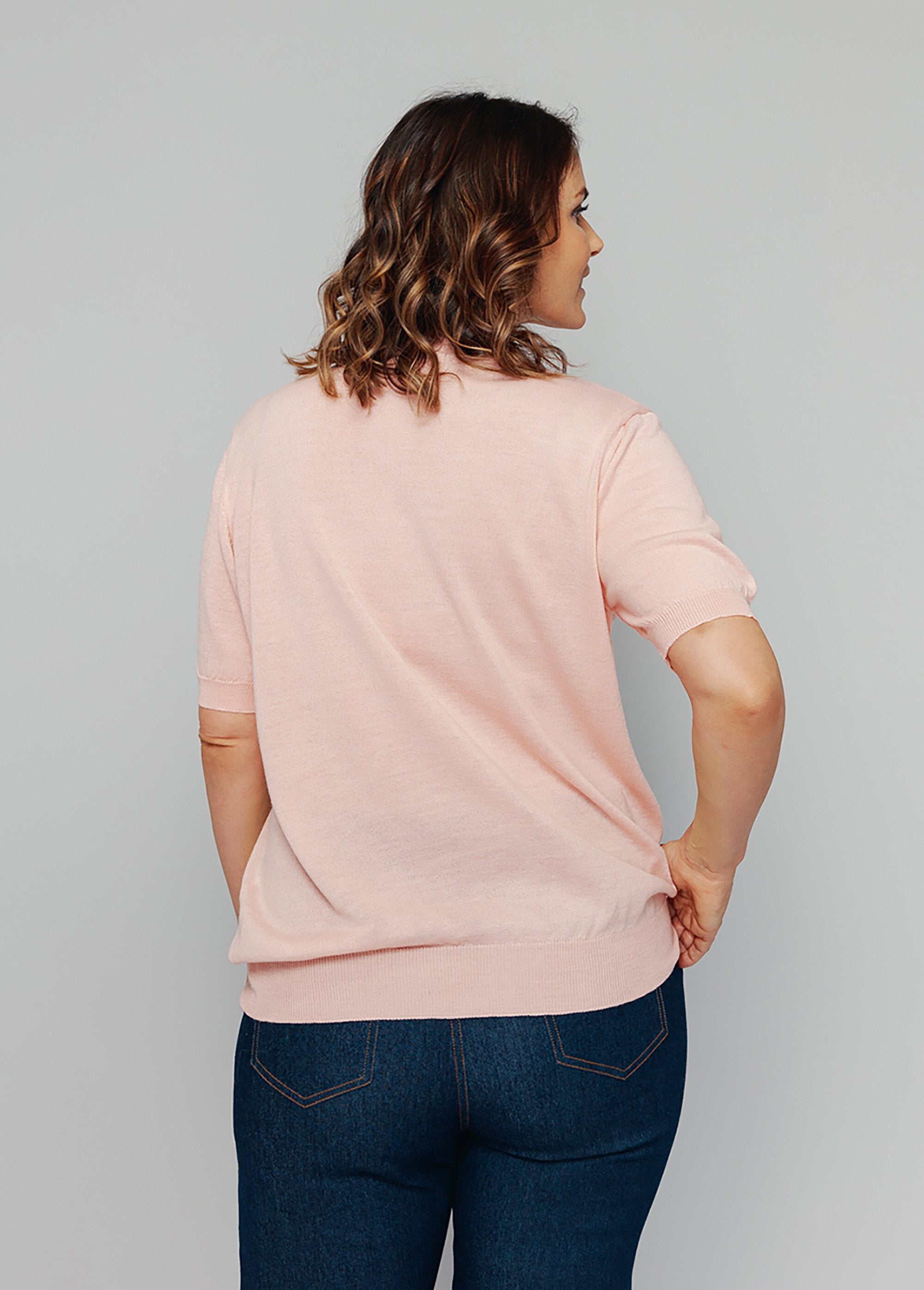 Short-sleeved_merino_wool_sweater_Rose_the_DO1_curvy