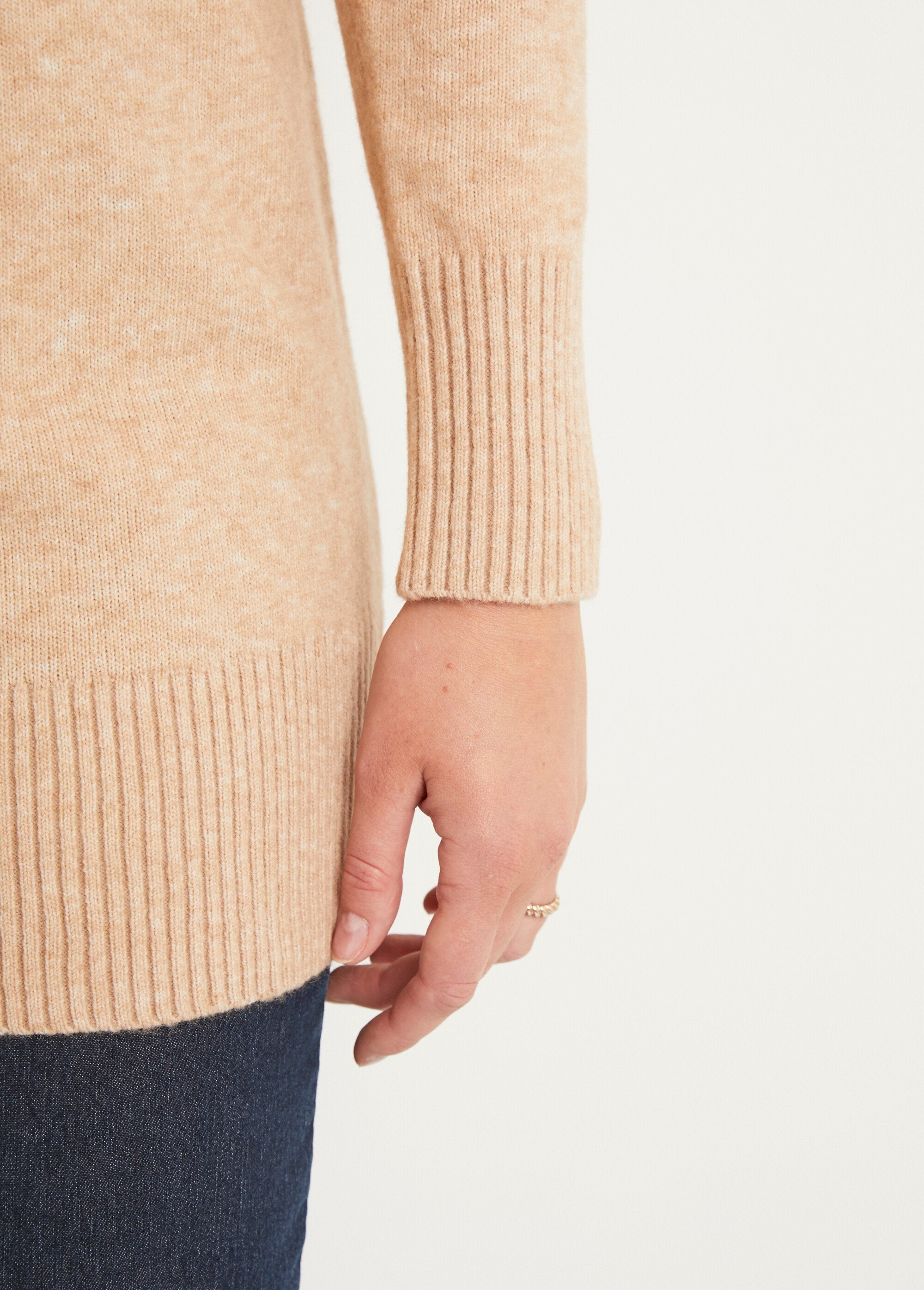 Long_V-neck_mottled_wool_tunic_sweater_Sand_DE3_slim