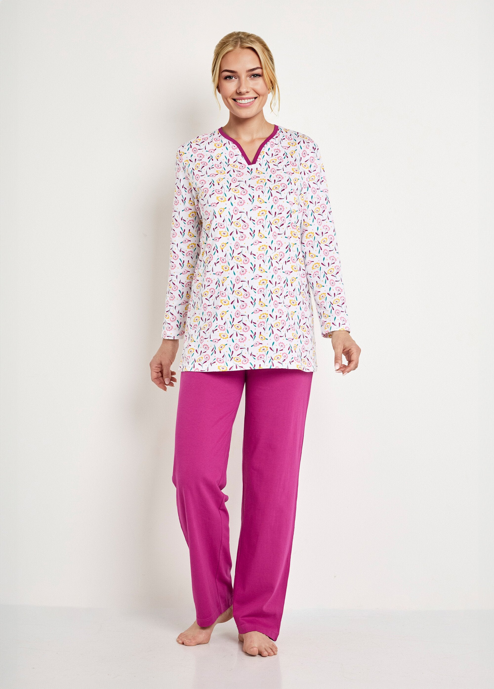 Printed_V-neck_long-sleeved_cotton_pyjamas_Plum_print_FA1_slim
