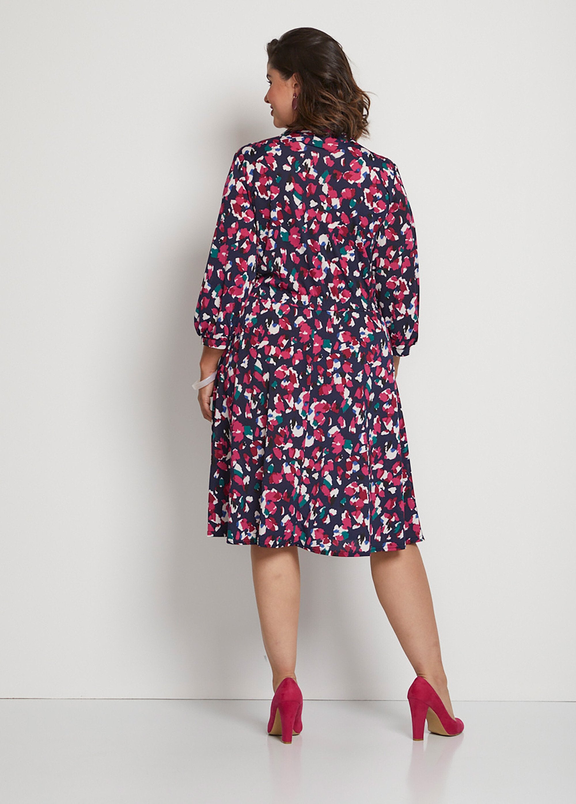 Short_flared_printed_wrap_dress_Fuchsia_print_DO1_curvy