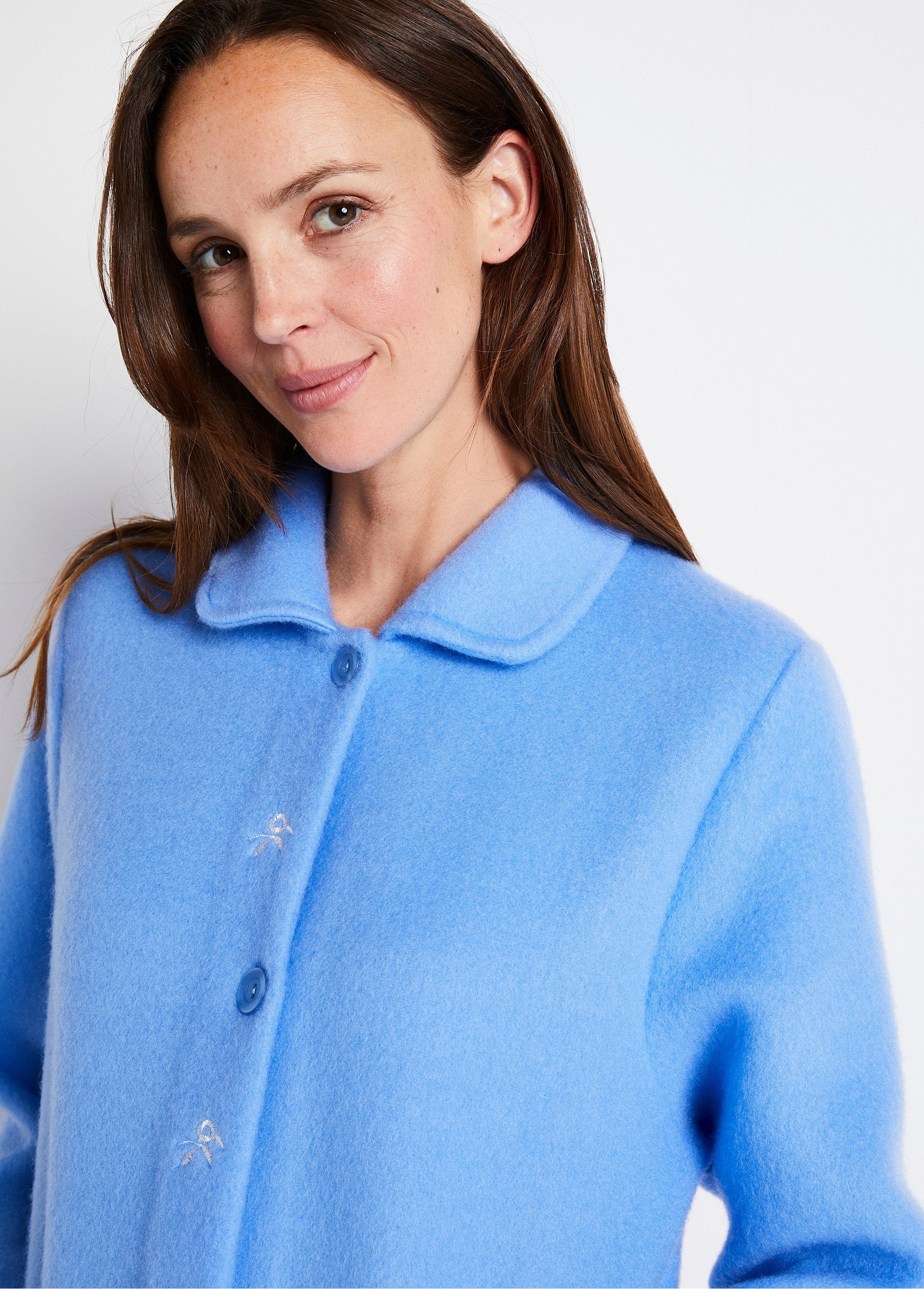 Courtelle_embroidered_dressing_gown_bathrobe_Blue_DE1_slim