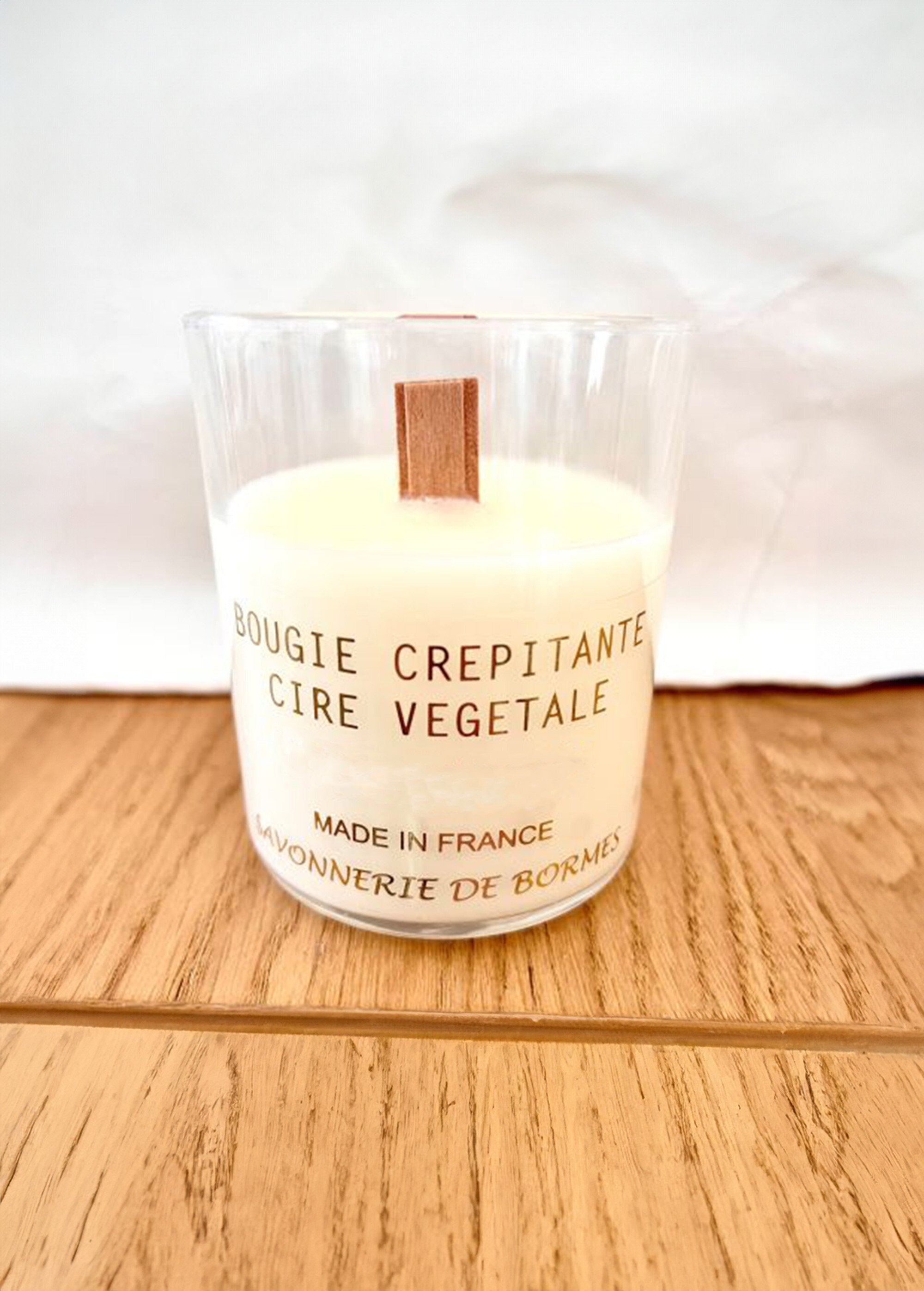 Sweet_Almond_Crackling_Candle_White_FA1_slim