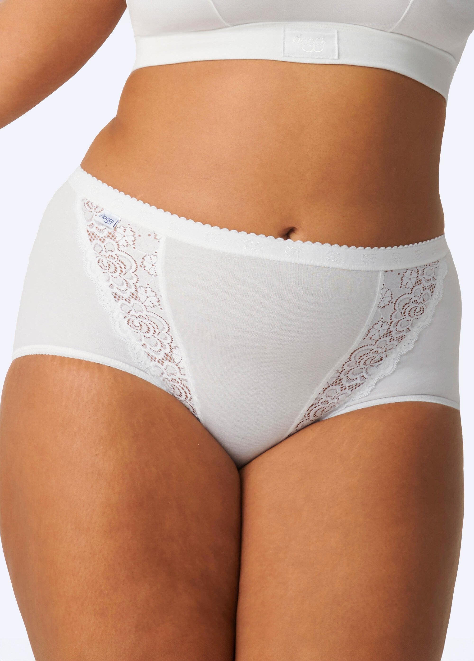 Pack_of_3_Chic_maxi_panties_+_1_free_White_lot3+1free_FA1_slim