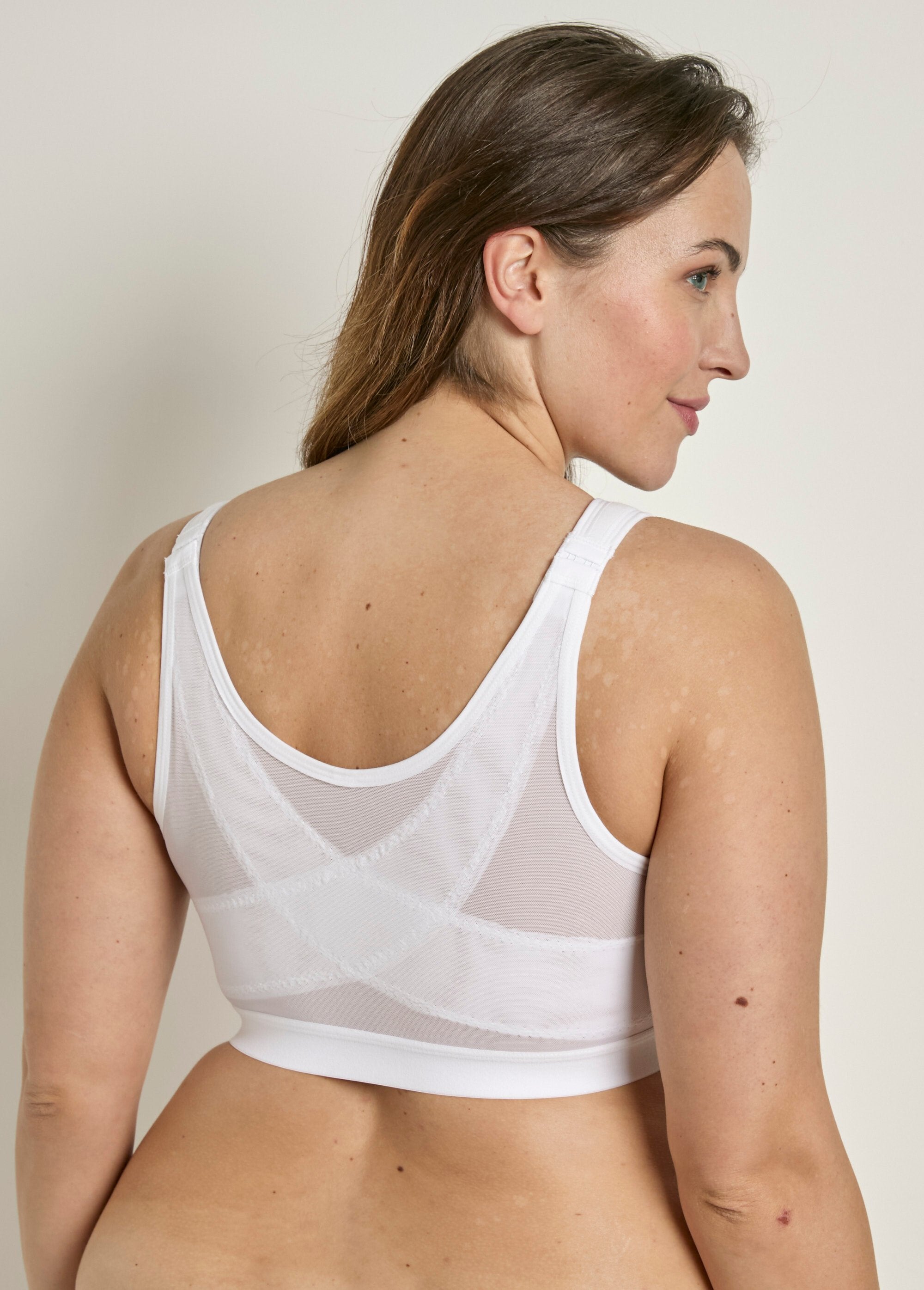 High-support,_open-front,_non-wired_bra_White_DO1_curvy