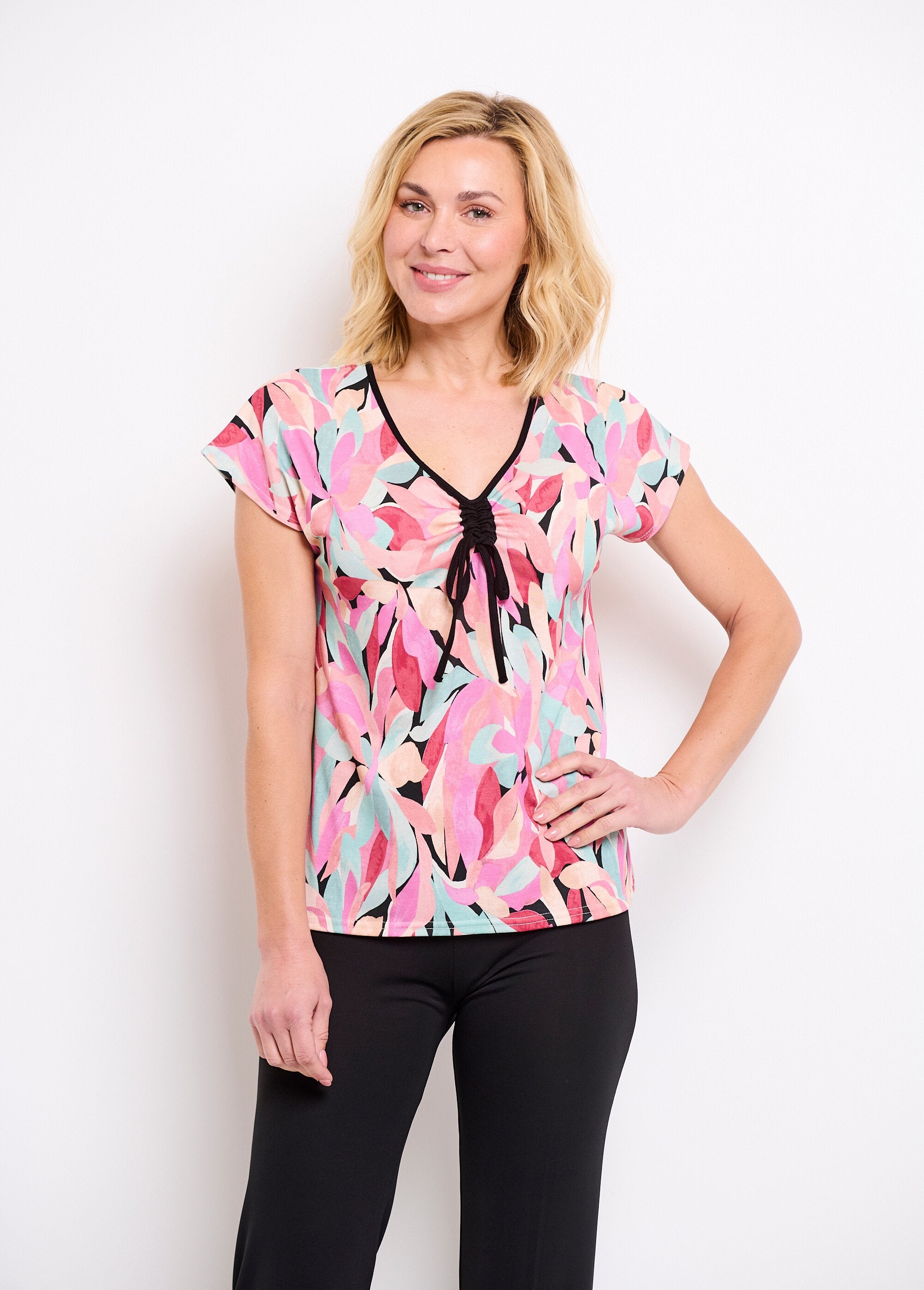 Floral_print_V-neck_cropped_t-shirt_with_ties_Black_and_salmon_FA1_slim