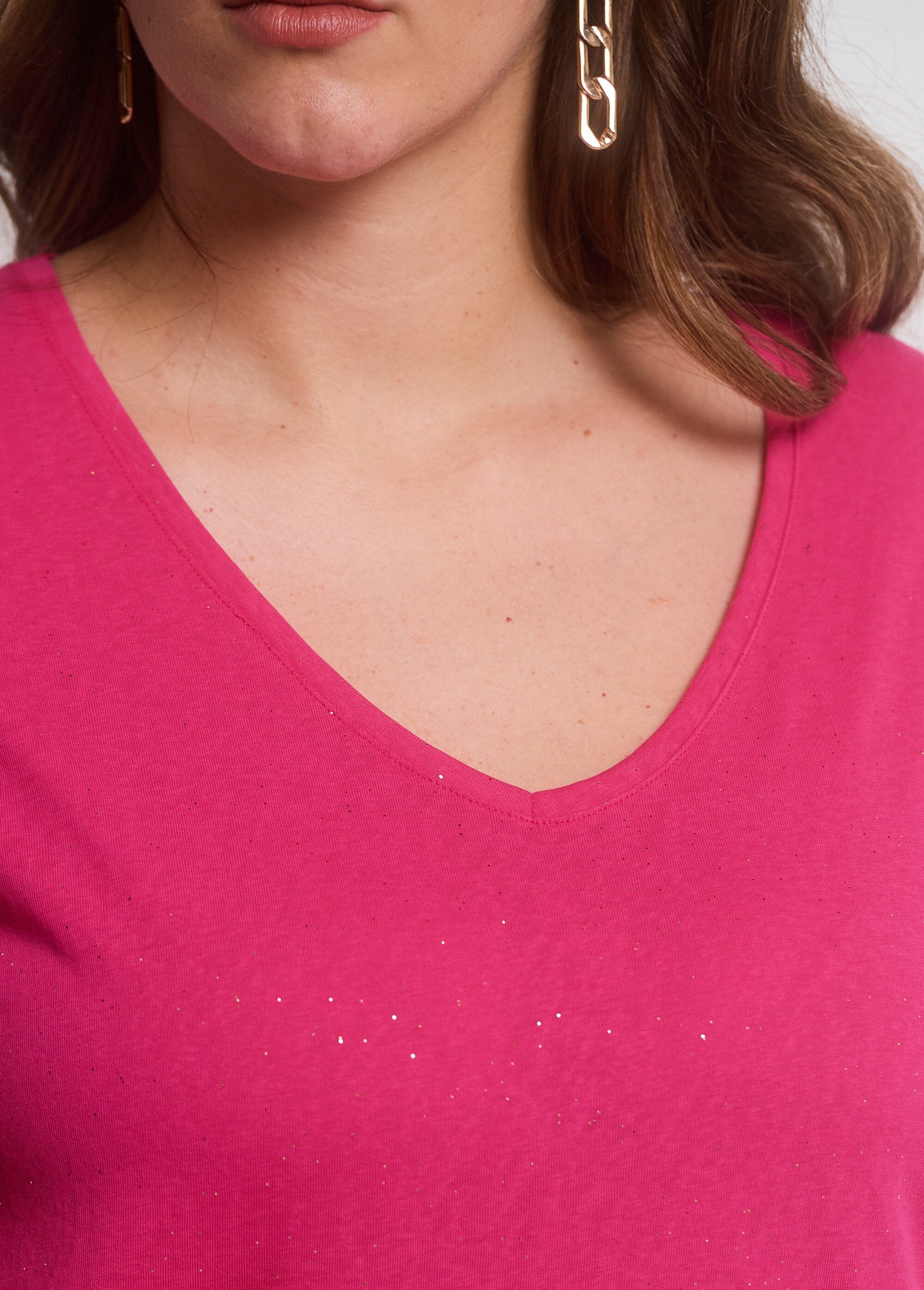 Short-sleeved_sequined_mesh_T-shirt_Fuchsia_DE2_curvy