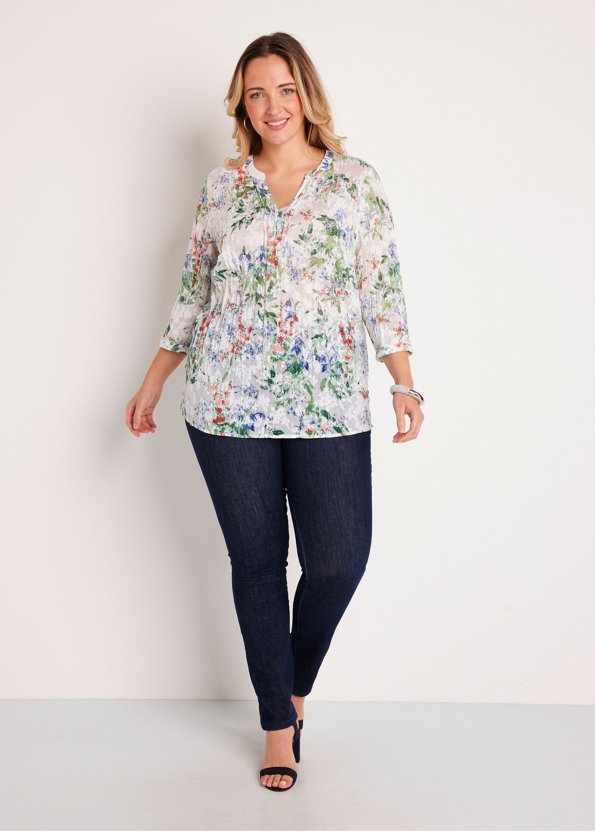 Loose_floral_3/4_sleeve_tunic_White_background_SF1_curvy