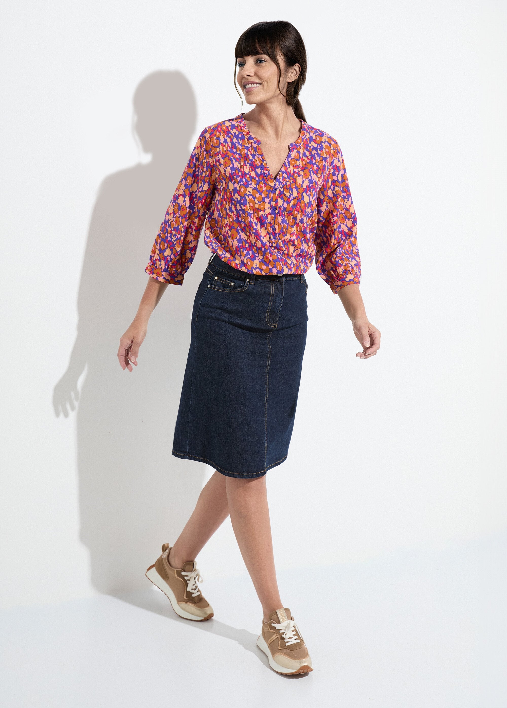 Loose-fitting_button-down_tunic_with_3/4-length_sleeves_Marine_et_ocre_SF1_slim