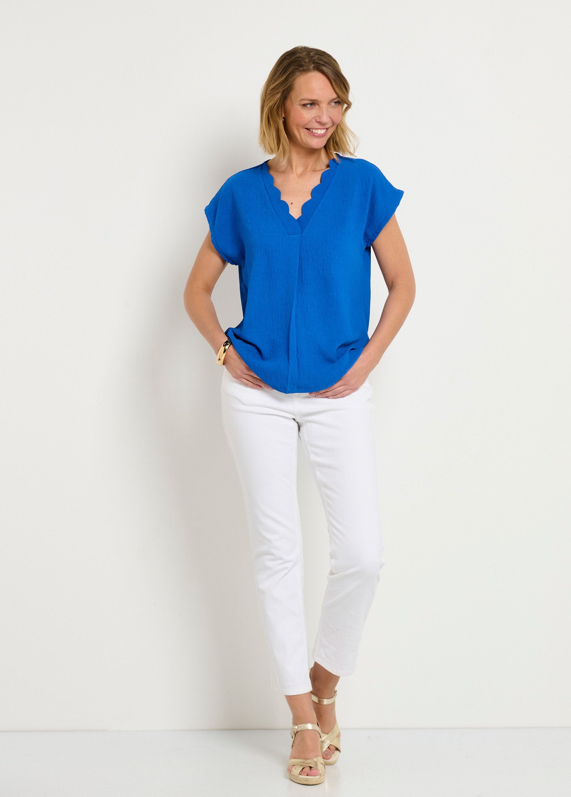 Scalloped_V-neck_tunic_with_kimono_sleeves_Royal_blue_SF1_slim