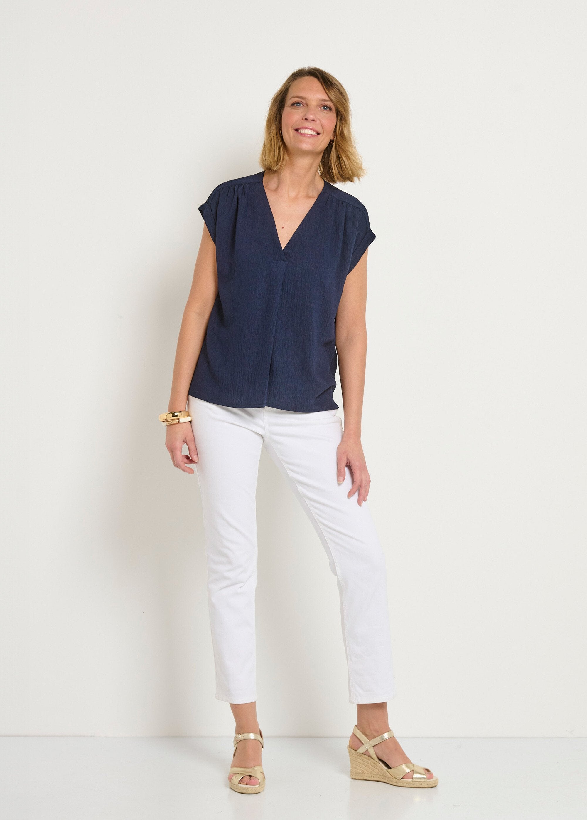 V-neck_tunic_with_kimono_sleeves_and_embossed_look_Marine_SF1_slim