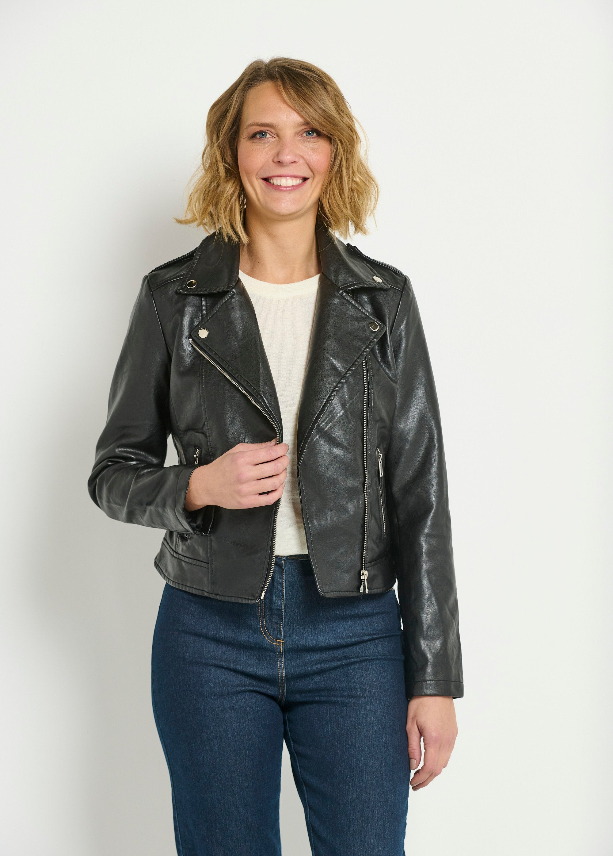 Trendy_zip-up_jacket_in_imitation_leather_Black_FA1_slim